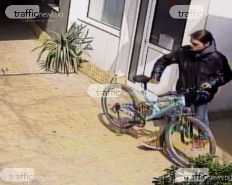 Безочлива кражба от деца в Пловдив! Мъж отмъкна две колелета за 20 минути, познавате ли го?