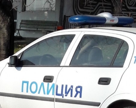 Екшън в Столичната библиотека! Психично болен нахлу, би и наръга охранител