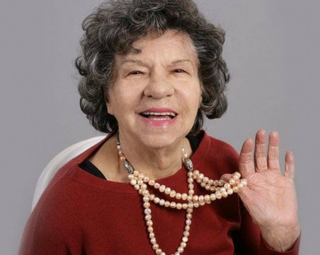 Стоянка Мутафова празнува 70 години на сцена в Пловдив