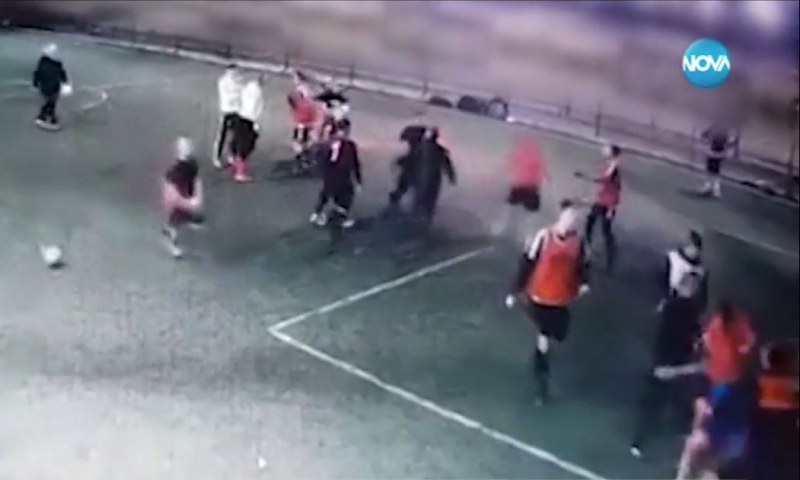 Побой на аматьорски футболен мач в София! Момче е със сериозни травми