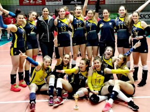 17-годишните маричанки са Дами на розата