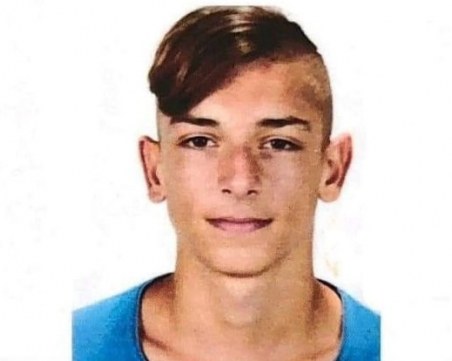 Единадесетокласник се нуждаe от нас! Да му помогнем да спечели войната с болестта