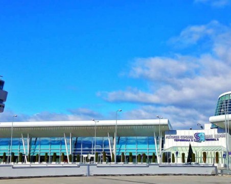 Обирджии задигнаха над 50 хил. евро от сейф на Летище София