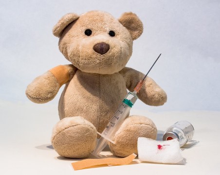 Около 1 млн. българи мислят, че ваксините са част от световна конспирация