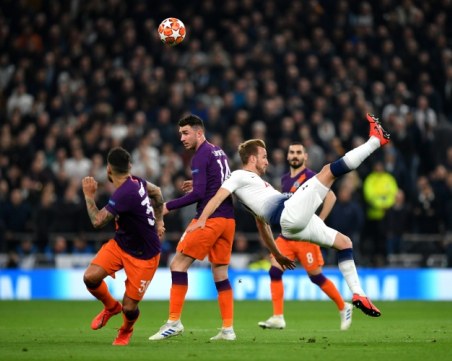 Тотнъм взе ценна победа в Битката за Англия