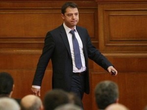 За втори път: Делян Добрев подава оставка като депутат