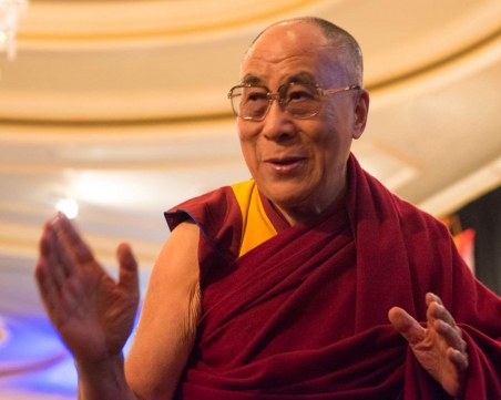 Приеха в болница Далай Лама