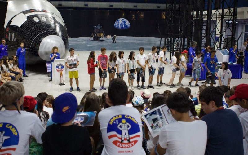 Двама пловдивски ученици могат да спечелят пълна стипендия за космически лагер