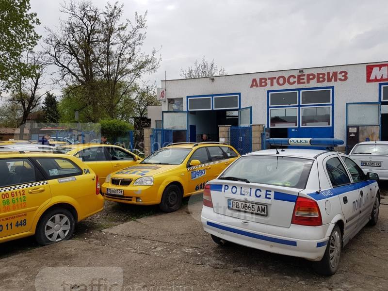 Икономическа полиция и ДАИ влязоха в офисите на таксиметровия бос Мариян Киров