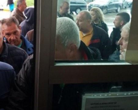 Турски митничари спират всички с български регистрации на 