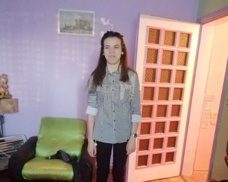 Търсят 16-годишната Зори. Излязла да изпрати приятелка до метрото и повече не я видели