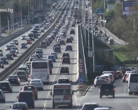 За бус лентите и хората