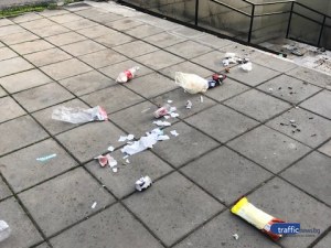 Пловдивски вандали решиха, че мястото на боклука не е в кошчето