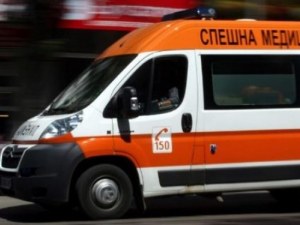 Такси се удари челно в ТИР край Сливница, загина таксиджията