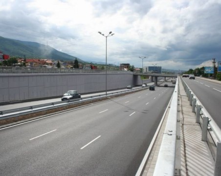 Затруднено е движението на Околовръстното в София