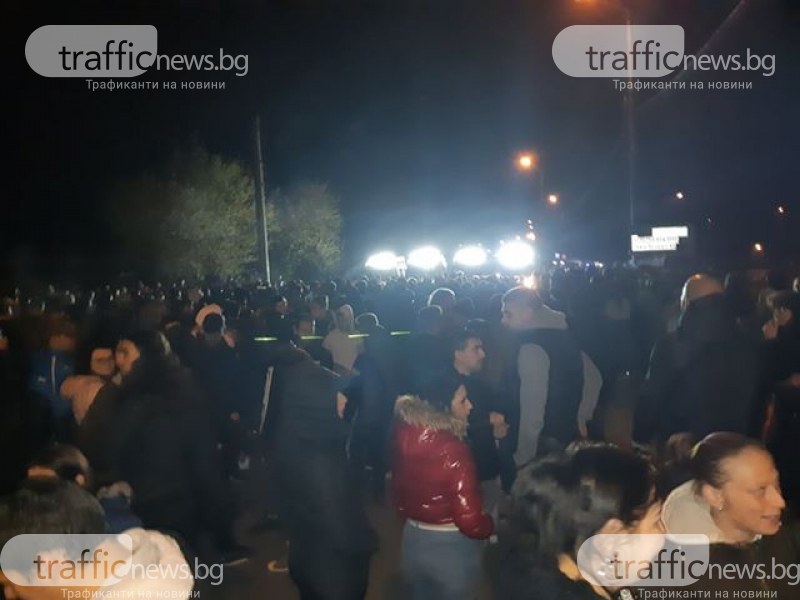 Стотици души се събраха на протест в Габрово! Градът е пълен с жандармерия