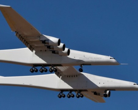 Най-големият самолет на света полетя за първи път