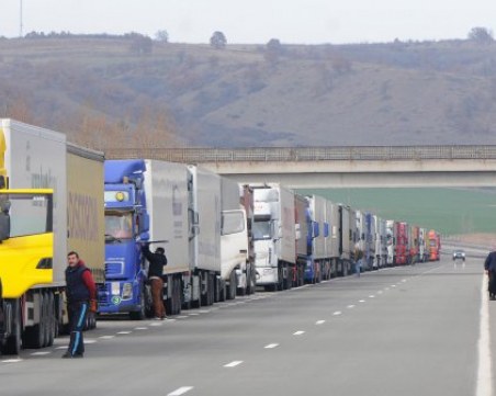 Наши тираджии плашат с блокада границата с Турция, комшиите надуват 20-30 пъти глобите