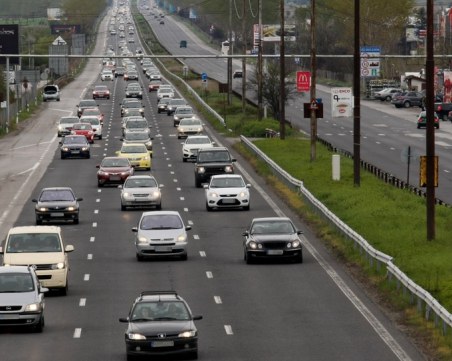 Чип сменя стикерите за преглед на колите