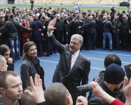 Порошенко се похвали, че знае български, готов е да проговори и унгарски