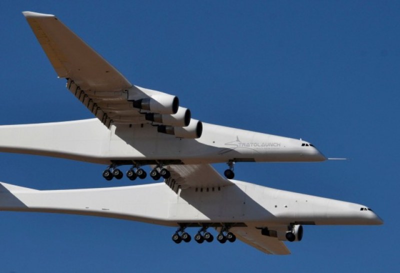 Най-големият самолет на света полетя за първи път