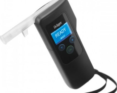 Пиян стана за резил – повика си полиция, за да докаже, че не е пиян