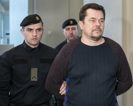 Мъж откраднал над $100 млн. от Google и Facebook