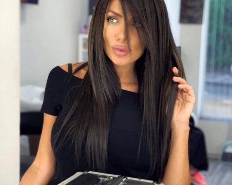 Русата Златка вече не е руса! Плеймейтката се раздели със запазената си марка