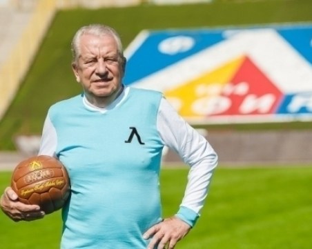 Тъжна вест разтърси футбола ни! Отиде си голяма легенда на Левски