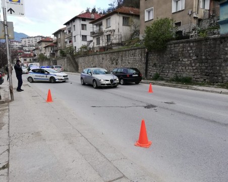 Тежка катастрофа на път в Смолян, 15-годишно момче е в болница