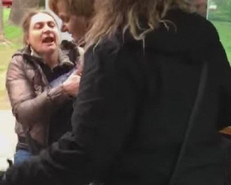 Агресия в столичния градски транспорт: Контрольори дърпат баба!