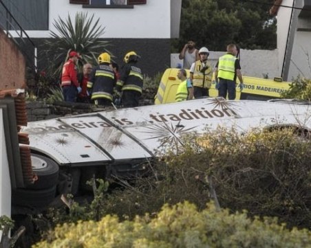 Автобус се обърна, 28 души са убити на остров Мадейра