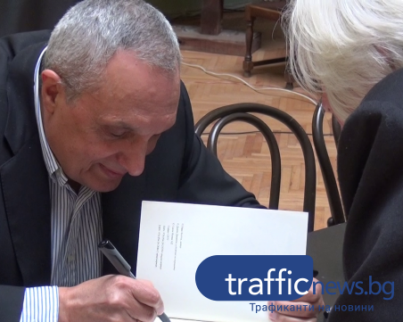 Иван Костов отрече да е плагиатствал за книгата си от бившия главен прокурор Никола Филчев