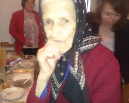 Малево се похвали с нова столетница, баба Стойка изкара на крак целия празник