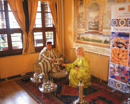 Мароко опи Пловдив с чай в автентичен съд на век и половина