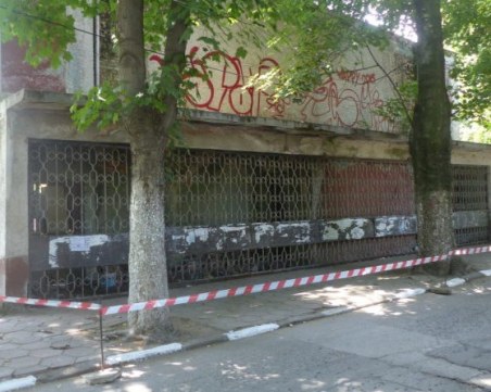 Проектанти влизат в лятното кино в Стамболийски, готвят основен ремонт