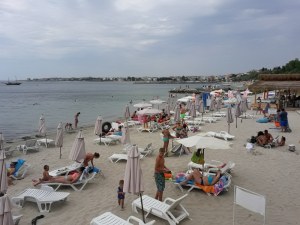 Прекратяват концесиите на два плажа на Равда