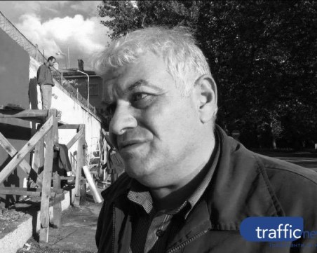 Близки и приятели изпращат директора на Пловдивския затвор Божил Иванов в петък