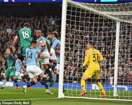 Няма такъв мач! Тотнъм оцеля в невиждан голов трилър на Етихад