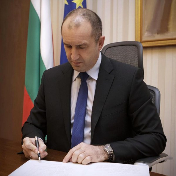 Президентът освободи Иво Христов от длъжността началник на кабинета си