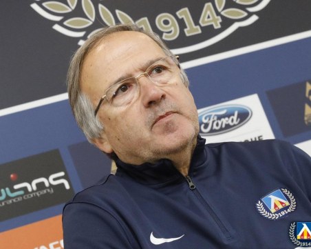 Дерменджиев за Любо Пенев: Добър е, но не искам да го слушам