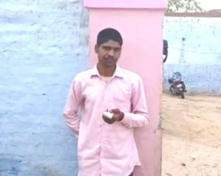 Индиец отряза пръста си след като гласува за грешната партия