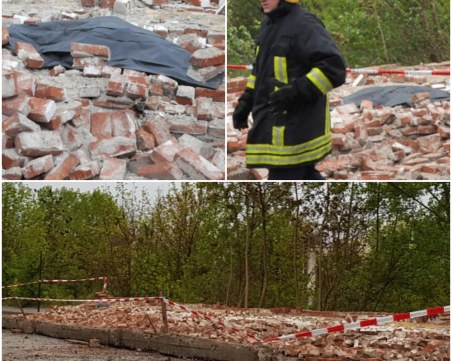 Ограда на военно поделение рухна в Хасково, пешеходец загина