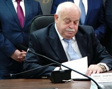 Ключова фигура в държавата хвърли оставка