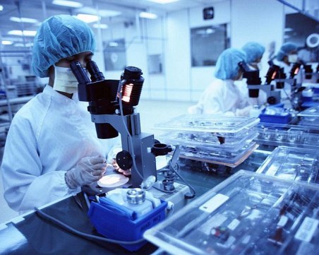 Японски професор принуди студентите си да му правят екстази