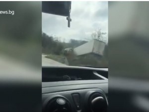 Заспал зад волана и... три ТИР-а в сблъсък на пътя Велико Търново - Варна