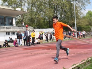 Ученици влязоха в ролята на пожарникари на състезание в Пловдив