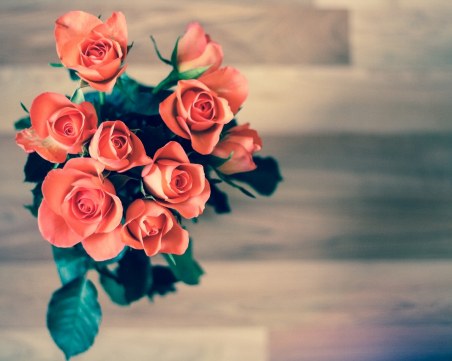 Ден преди празника на цветята розите вървят по 2 лв.