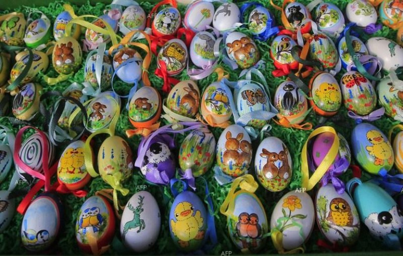 Близо 50 000 българи празнуват днес Великден