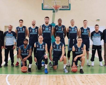 Асен Николов и трима от Академик Бултекс 99 в Мача на звездите днес